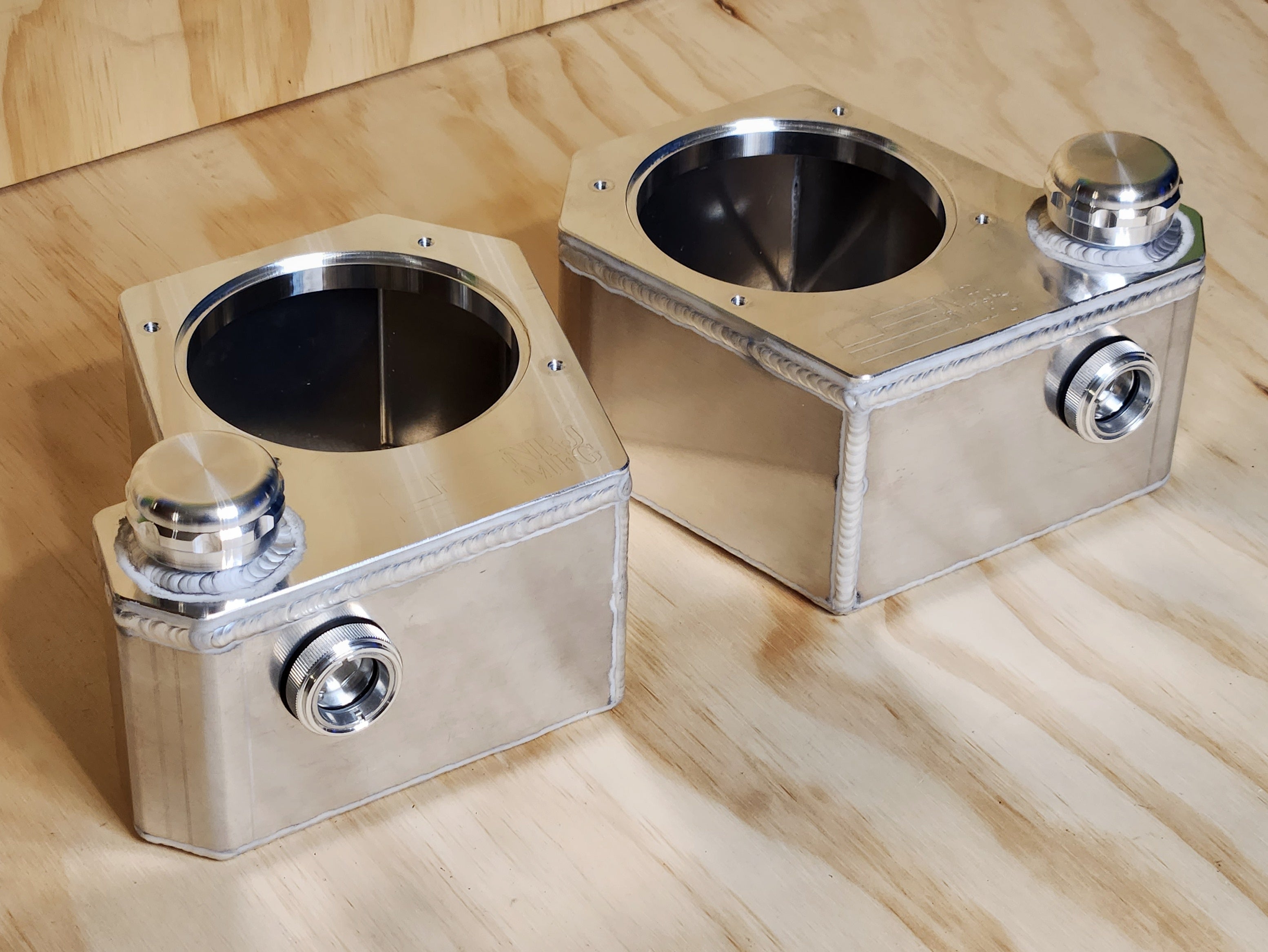 Mirrored Pair of aluminum tanks for Mercury trim/tilt motors – NRJ MFG
