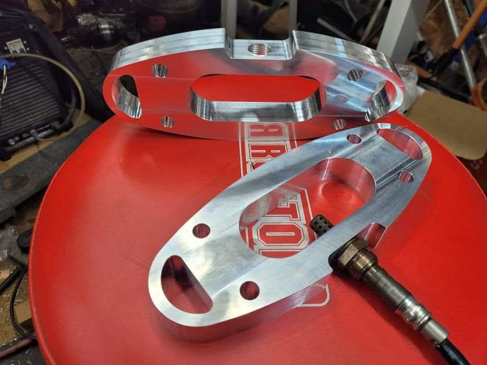 O2 sensor spacer adapters for LS Crusader manifolds – NRJ MFG